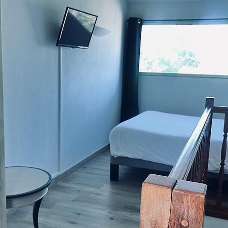 Logis Hotel & Spa Dejeunez Sous L'Arbre Rousset  Exteriör bild