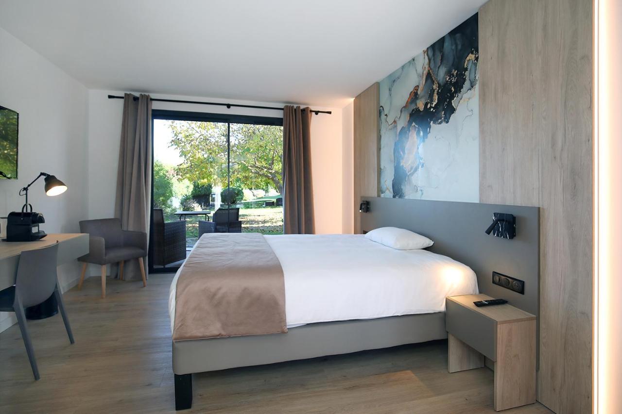 Logis Hotel & Spa Dejeunez Sous L'Arbre Rousset  Exteriör bild