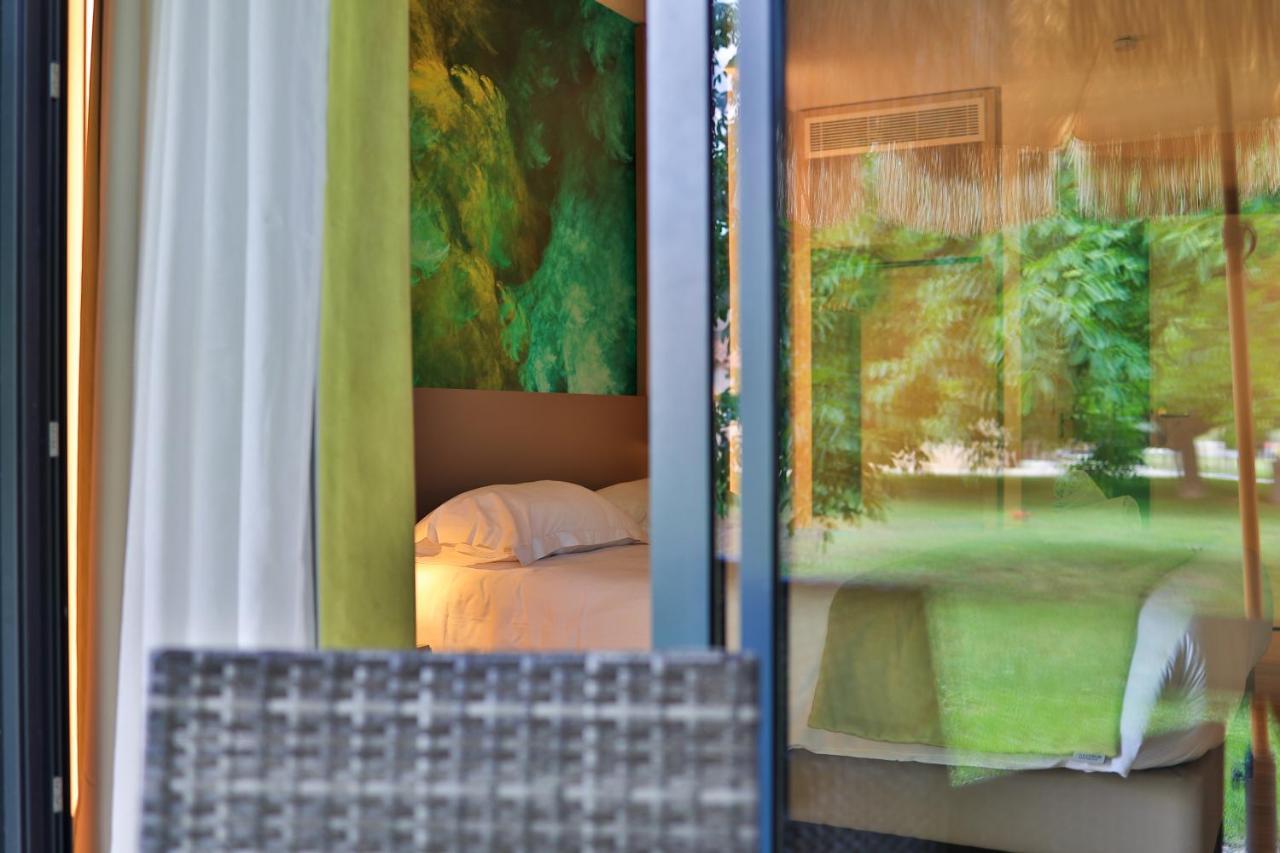 Logis Hotel & Spa Dejeunez Sous L'Arbre Rousset  Exteriör bild