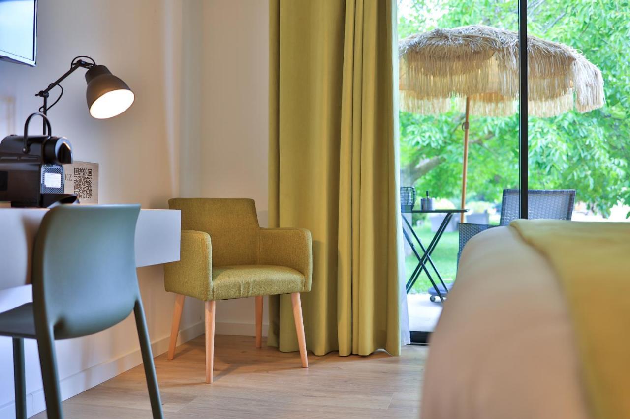 Logis Hotel & Spa Dejeunez Sous L'Arbre Rousset  Exteriör bild