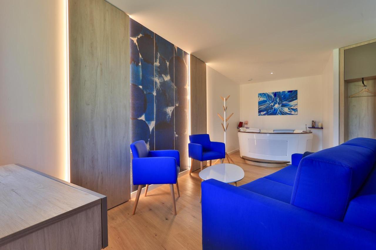 Logis Hotel & Spa Dejeunez Sous L'Arbre Rousset  Exteriör bild