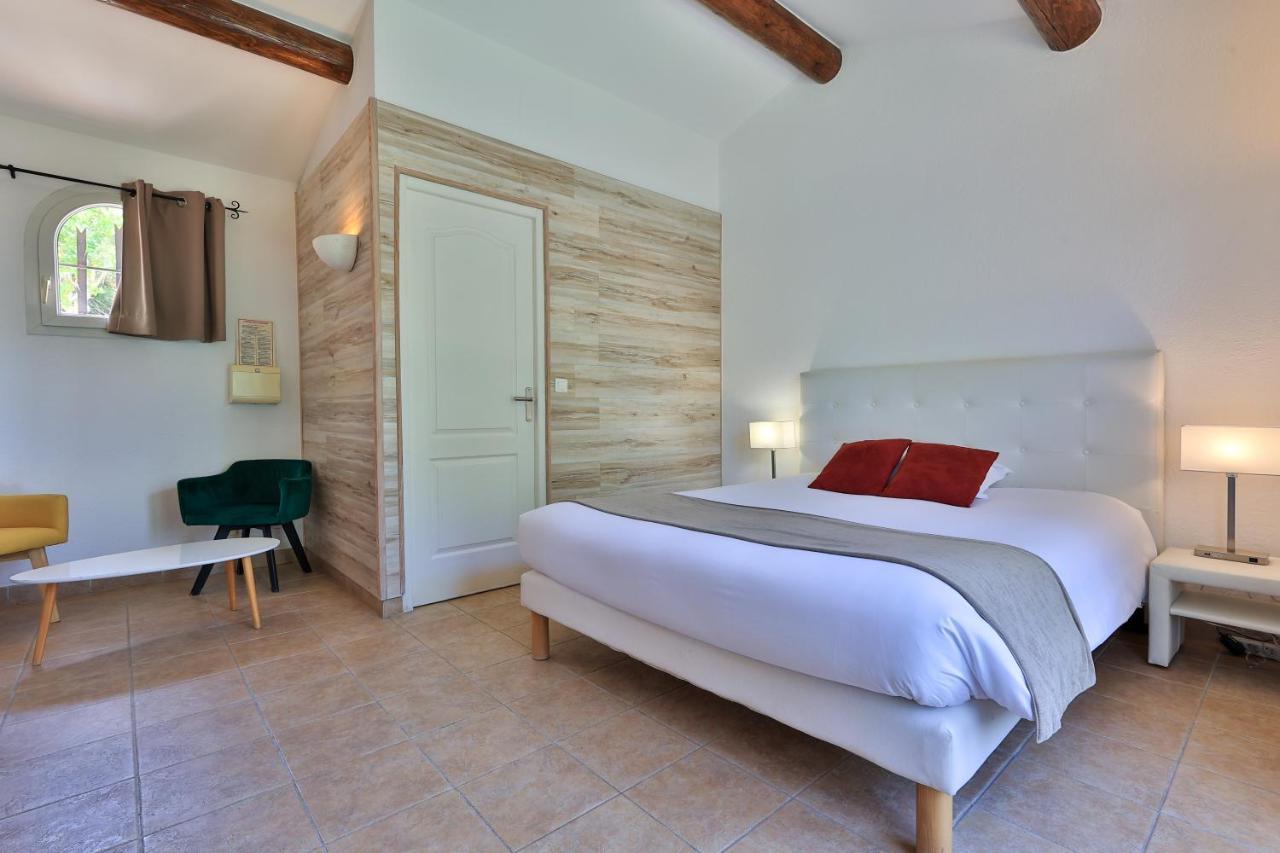 Logis Hotel & Spa Dejeunez Sous L'Arbre Rousset  Exteriör bild