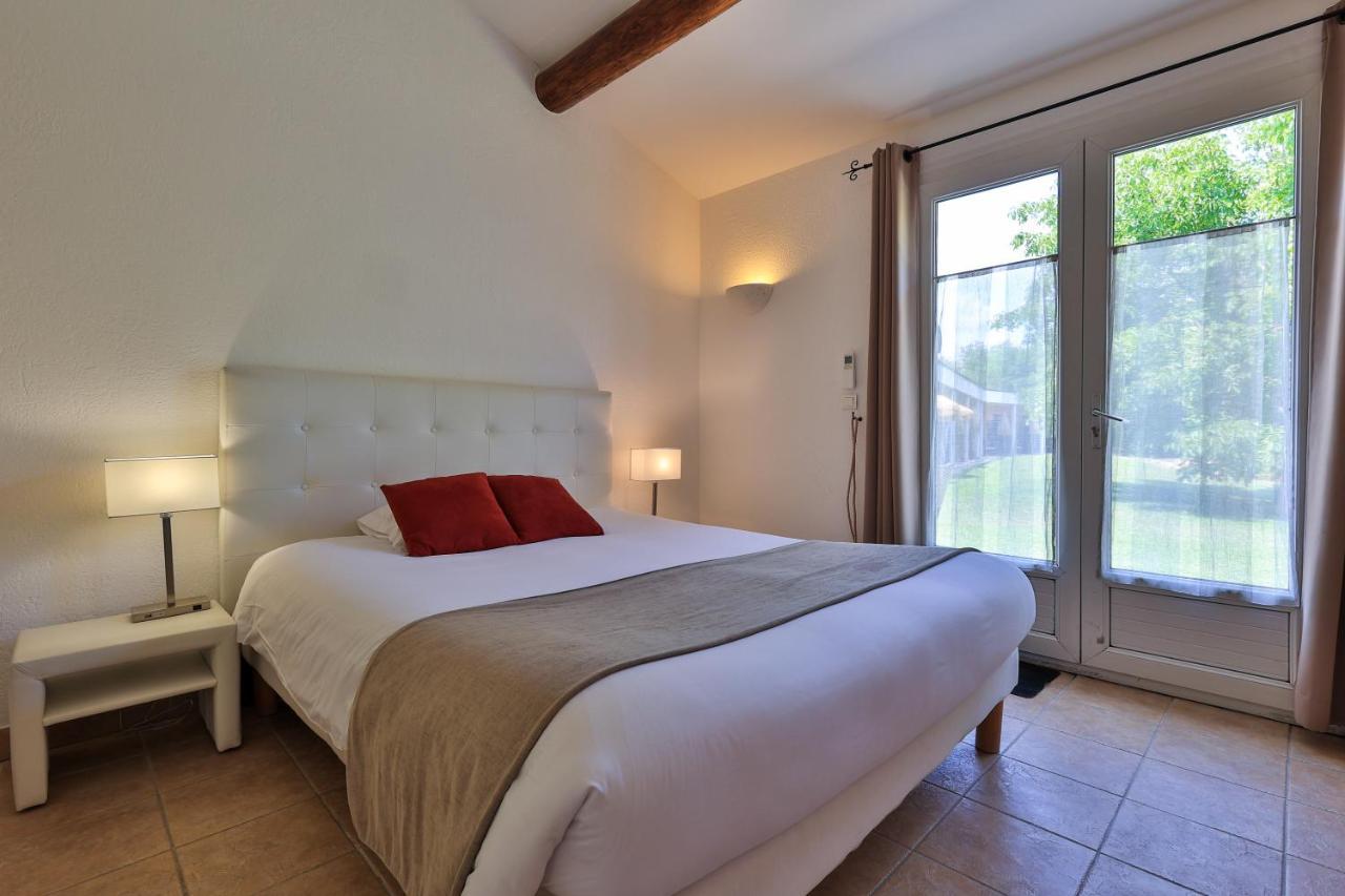 Logis Hotel & Spa Dejeunez Sous L'Arbre Rousset  Exteriör bild