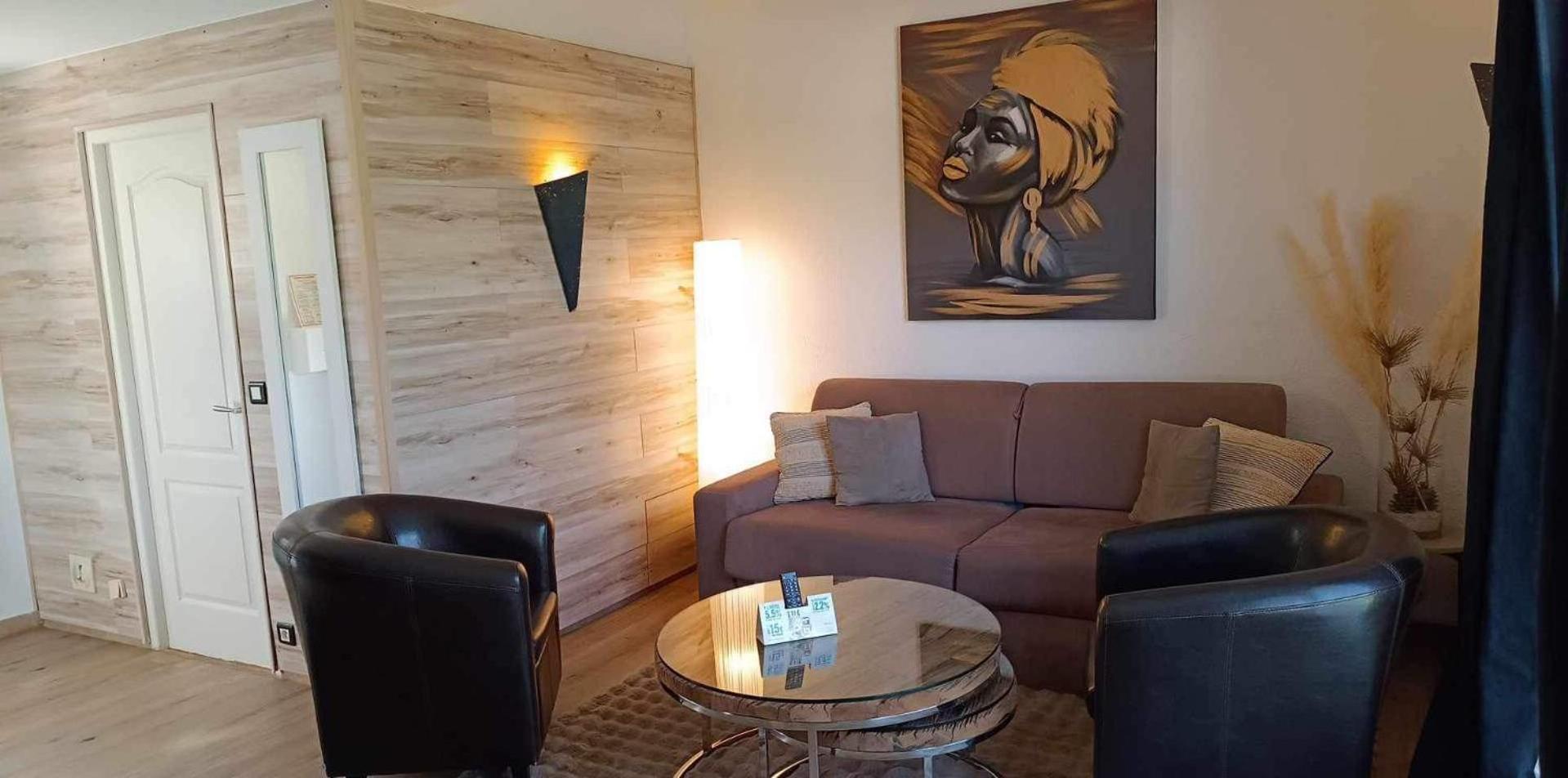 Logis Hotel & Spa Dejeunez Sous L'Arbre Rousset  Exteriör bild