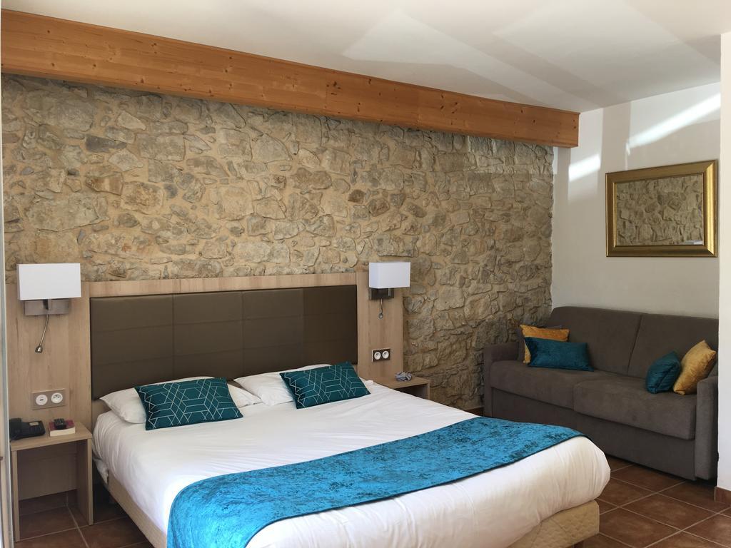 Logis Hotel & Spa Dejeunez Sous L'Arbre Rousset  Exteriör bild