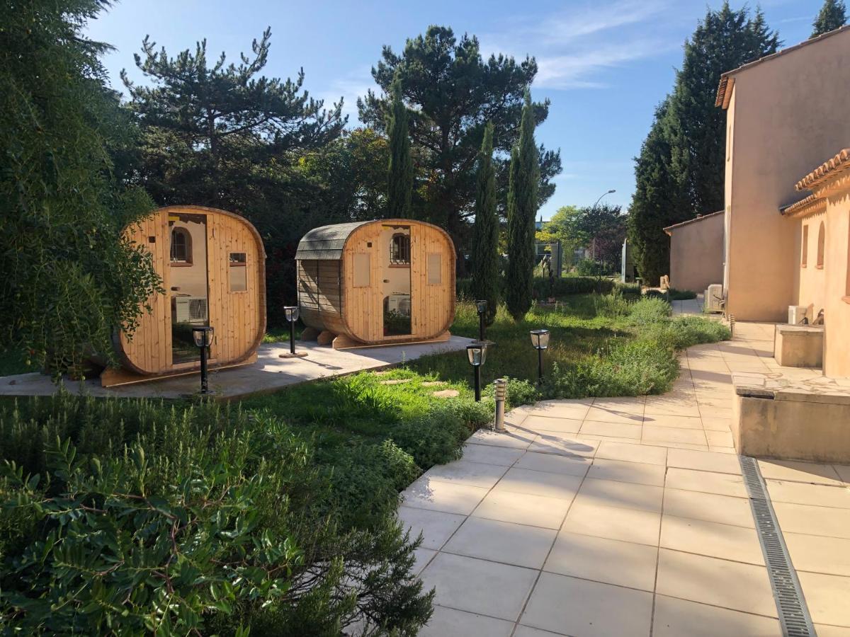 Logis Hotel & Spa Dejeunez Sous L'Arbre Rousset  Exteriör bild